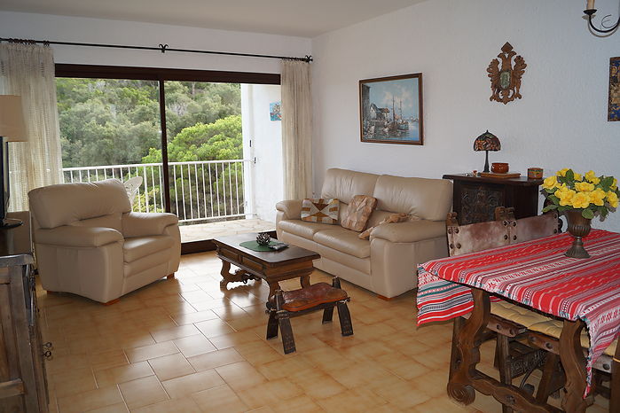 Casa con terraza y bonitas vistas al mar en alquiler. (Playa Brava -Tossa de Mar)