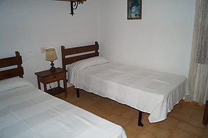 Casa con terraza y bonitas vistas al mar en alquiler. (Playa Brava -Tossa de Mar)