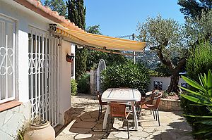 Confortable maison à louer avec piscine à Cala Canyelles.