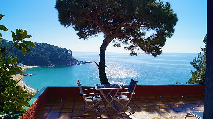 Lovely loft with breathtaking sea views for rent in Cala Canyelles.