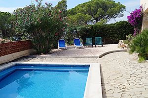 Maison avec piscine et vue sur la mer, quartier résidentiel anyelles. Cala Canyelles