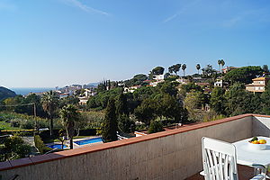 House paired,  with views to the sea in Lloret de mar