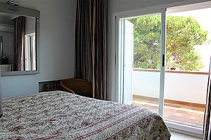 Sehr ruhig gelegene Villa mit herrlicher Meeressicht zur Vermietung