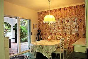Sehr ruhig gelegene Villa mit herrlicher Meeressicht zur Vermietung
