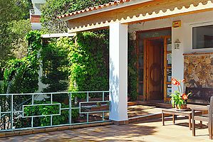 Sehr ruhig gelegene Villa mit herrlicher Meeressicht zur Vermietung