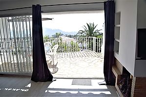 Casita en alquiler con bonitas vistas al mar (Cala Canyelles)