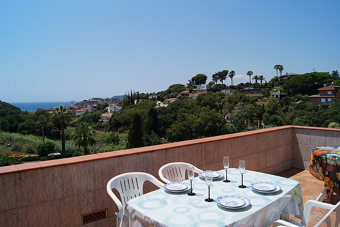 House paired,  with views to the sea in Lloret de mar