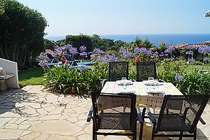 Belle maison avec jardin et vue sur la mer à louer a Cala Canyelles