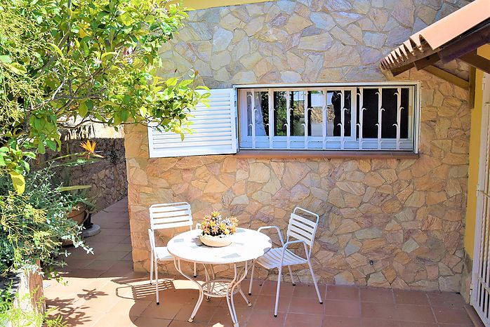 Acogedora casa en venta cerca de la playa Canyelles. Lloret de Mar