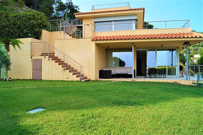 Modern house with private pool for rent of long stay (Lloret de mar)