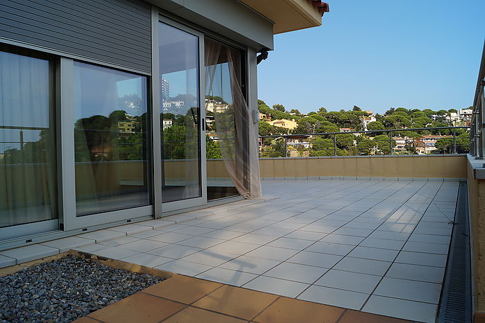 Moderna casa con piscina  para alquiler de larga estancia en Lloret de mar