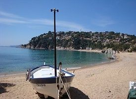 Casa en alquiler con piscina privada y vistas en Cala Canyelles (Lloret de mar)