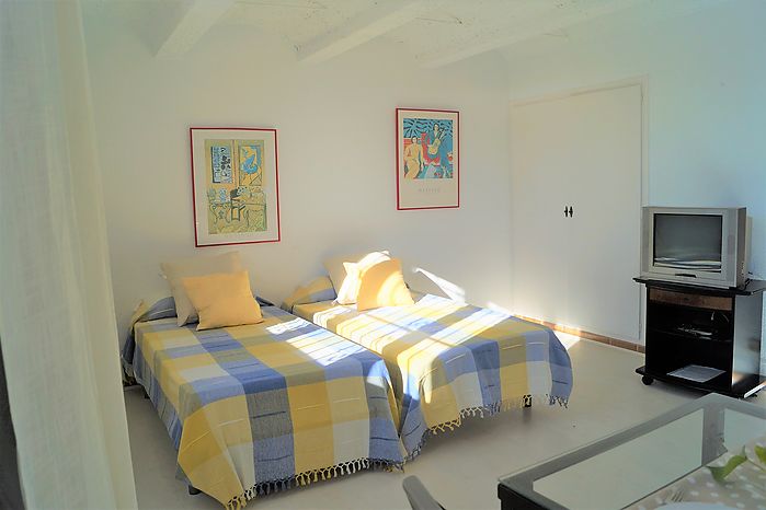 Romantic studio for rent close to the beach of Cala Canyelles (Lloret de Mar)