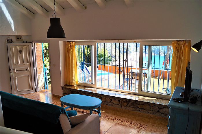 Charmant loft à louer avec spectaculaire vue sur la mer à Cala Canyelles.