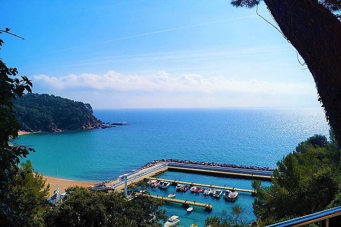 Casita en alquiler con fantásticas vistas sobre Cala Canyelles (Lloret de Mar)