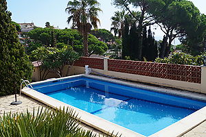 Hibiscus.House with pool and sea views, residential area anyelles. Cala Canyelles