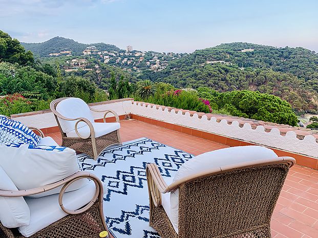 Maison en location magnifiquement situé surplombant la baie de Cala Canyelles