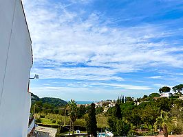 House paired,  with views to the sea in Lloret de mar