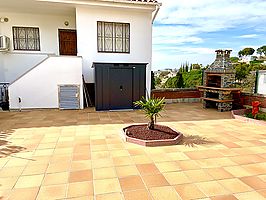 House paired,  with views to the sea in Lloret de mar