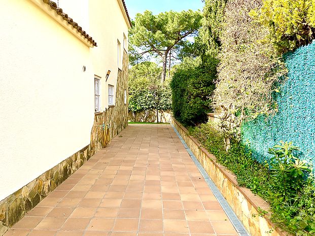 Herrliche Villa zu Vermietung mit pool in Cala Canyelles (Lloret de Mar)