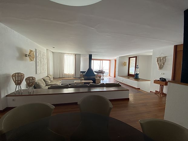 Villa zum Verkauf mit direktem und privatem Zugang zu einer der schönsten Buchten an der Costa Brava