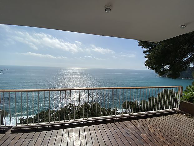 Villa à vendre avec accès direct et privé à l'une des plus belles criques de la Costa Brava
