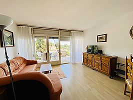 Apartment for sale with sea views