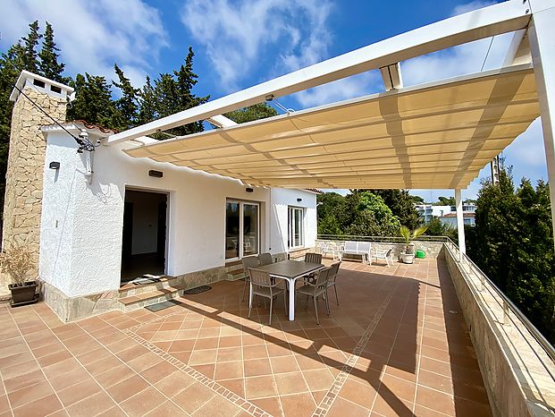 Maison de vacances en location, situé dans un quartier calme, entouré par la nature