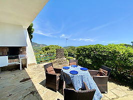 4-5 person house for rent near the sea.(Cala Canyelles)