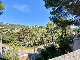 Maison avec terrain à vendre près de la plage de Cala Canyelles