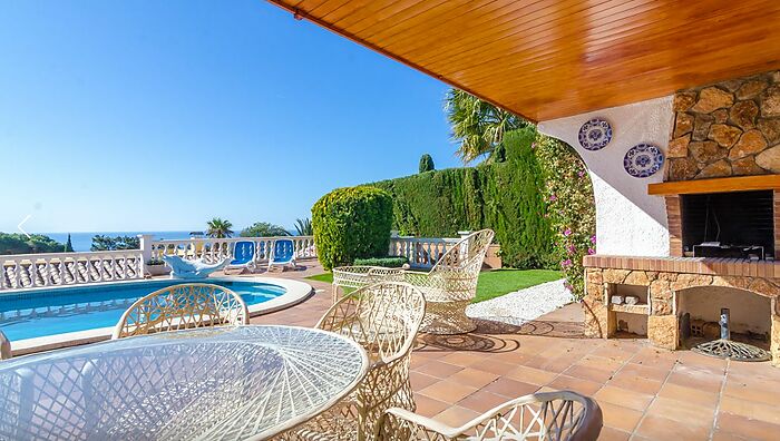 Villa mit privatem Swimmbad und Garten zur Vermietung in Cala Canyelles (Lloret de Mar)