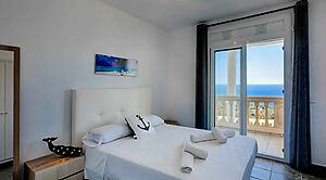 Preciosa villa en venta y alquiler turistico con Magnificas vista a Lloret de mar