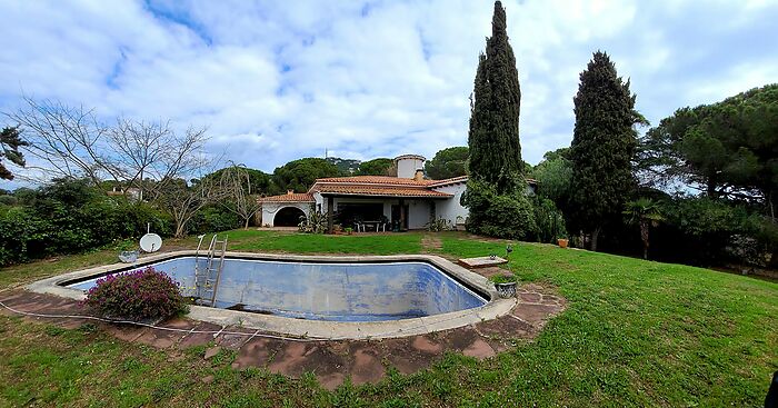 Magnificent house for sale of 238m2 built on a plot of 2458m2