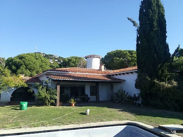 Magnifica casa  en venta de 238m2  construida en parcela de 2458m2