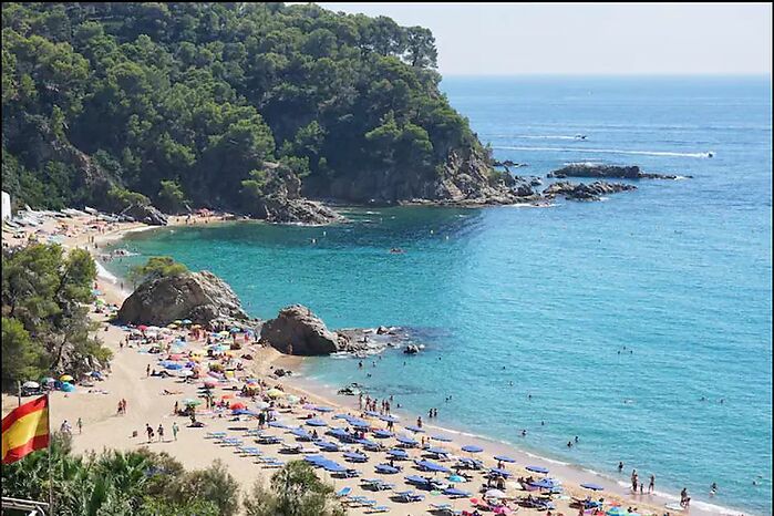 Maison à vendre avec licence touristique à Cala Canyelles.