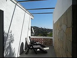 House for sale with tourist license in Cala Canyelles.