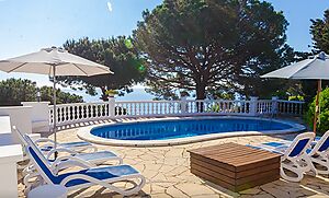 Villa mit Meerblick und Schwimmbad zum Mieten in Cala Canyelles (Lloret de mar)