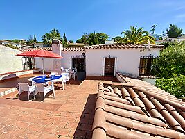 Holiday house near the beach Cala Canyelles for rent. 