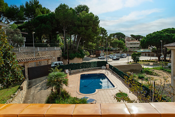 Magnifica Villa con piscina en venta a tan solo 300metros de la Playa