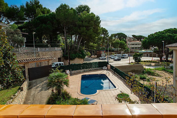 Magnifique Villa avec piscine à vendre à seulement 300 mètres de la plage