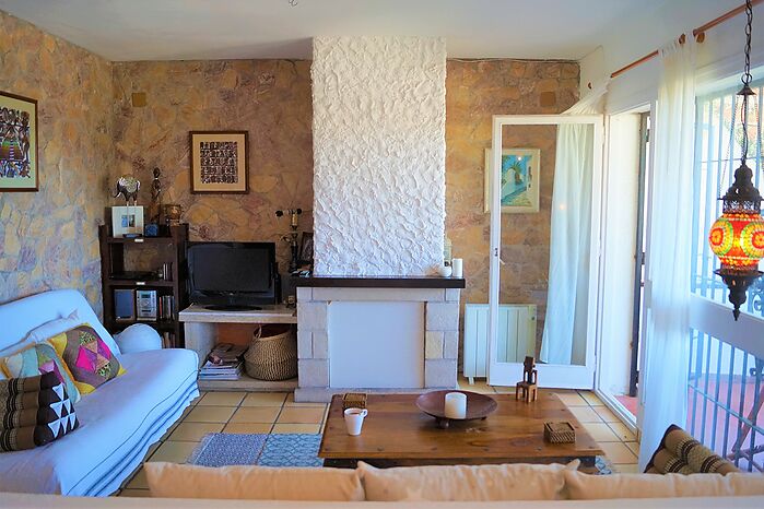 Apartment for sale with tourist license in Cala Canyelles