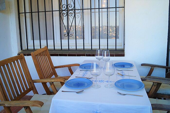 Wohnung zum Verkauf mit Touristenlizenz in Cala Canyelles Beach