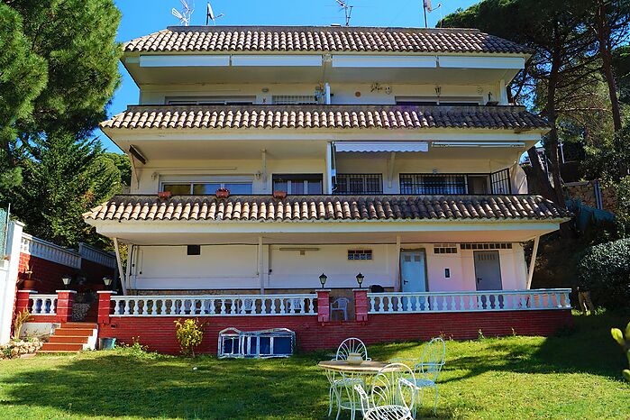 Apartment for sale with tourist license in Cala Canyelles