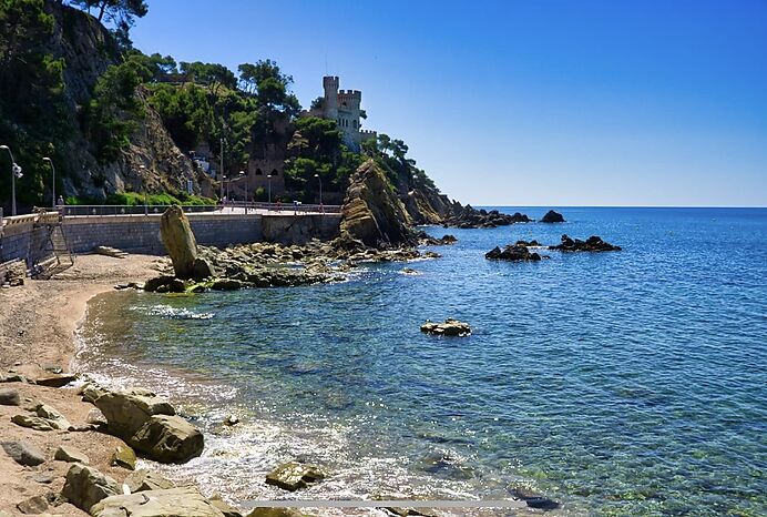 Apartment with closed garage for sale in Tossa de mar