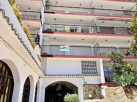 Apartment with closed garage for sale in Tossa de mar