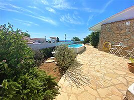 Maison à vendre avec piscine et vue mer