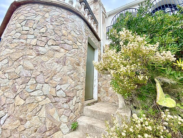 Beautiful House for Sale in Cala Morisca, Tossa de Mar