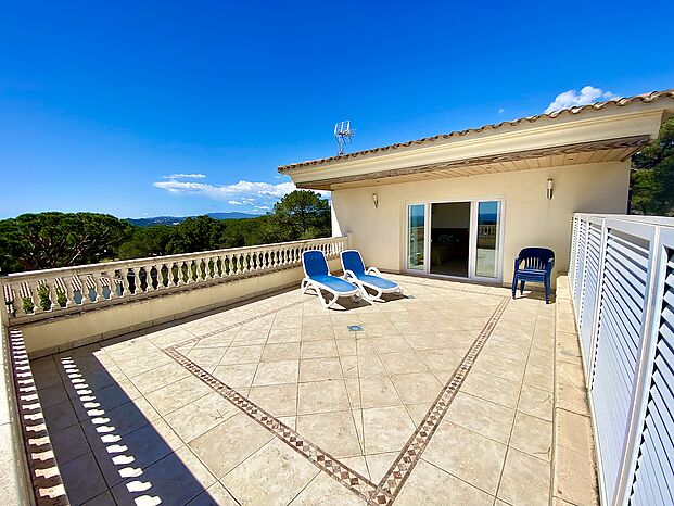 Lovely villa for rent with swimming pool in Cala Canyelles (Lloret de Mar)