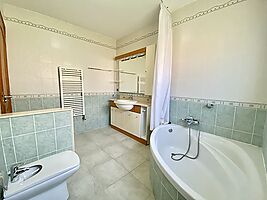 Magnífica villa en alquiler con piscina en Cala Canyelles. (Lloret de mar)