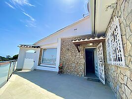 Maison à louer avec belle vue à Cala Canyelles